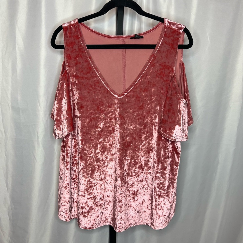A.N.A A New Approach Pink Crushed Velvet Cold Shoulder Top, size XL